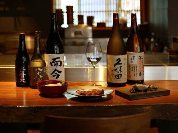sake ủ ấm hay uống lạnh: cách nào chuẩn vị? sake-u-am-hay-uong-lanh-cach-nao-chuan-vi-3 Sake ủ ấm hay uống lạnh: Cách nào chuẩn vị?