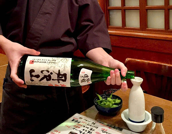 sake ủ ấm hay uống lạnh: cách nào chuẩn vị? sake-u-am-hay-uong-lanh-cach-nao-chuan-vi-4 Sake ủ ấm hay uống lạnh: Cách nào chuẩn vị?